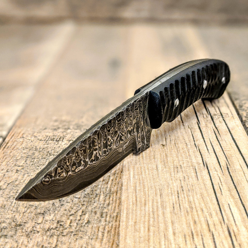 HTB-18 // Skinner // Grip Grinds on Micarta Handle // EDC // Hunt // All purpose