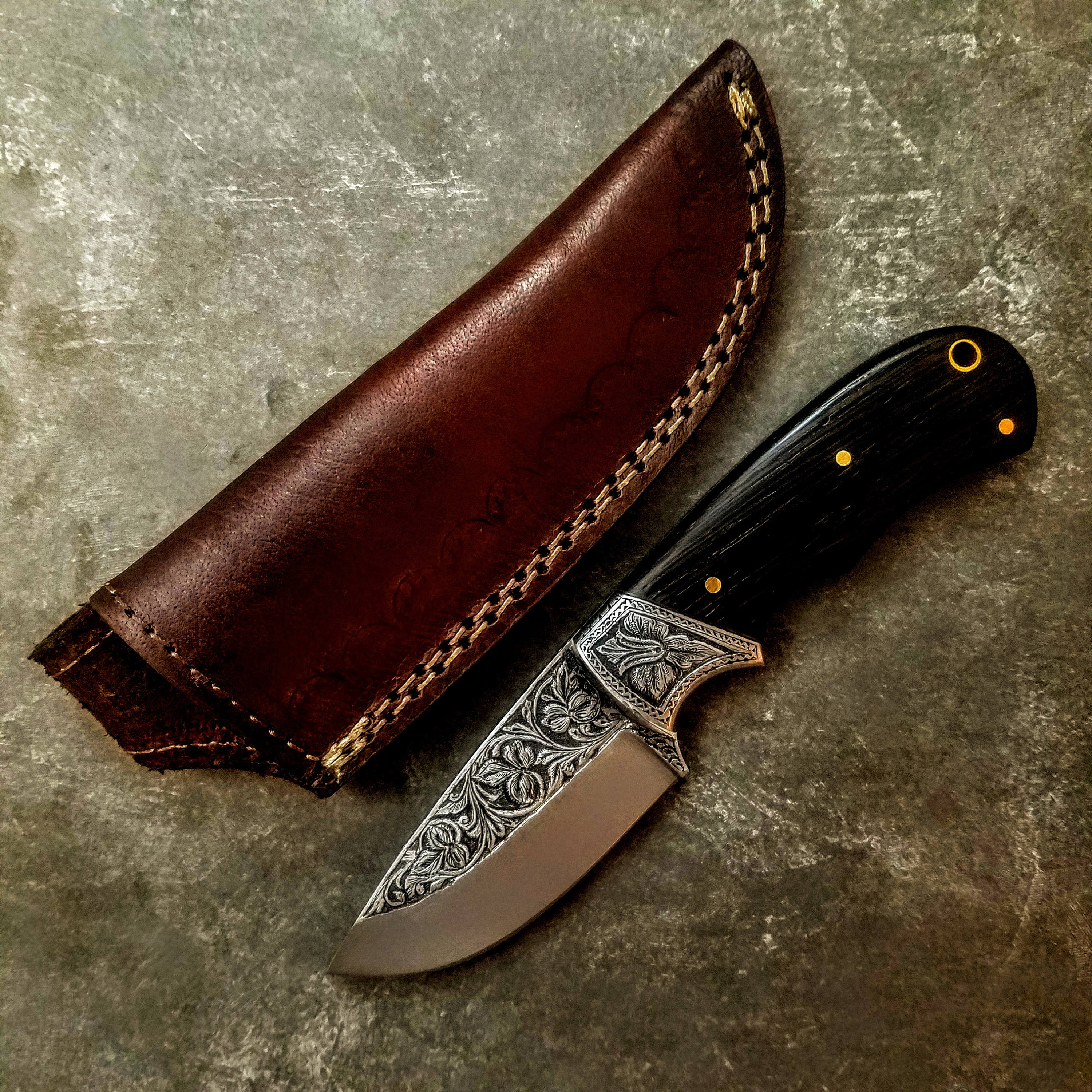 HTS-703 Knife/ Skinner / HAND ENGRAVED /  Hunting / Camping / Hand Made / Custom / Wenge Handle / 440C / High Hardness
