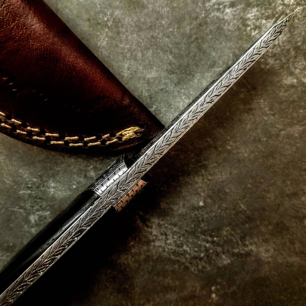 HTS-703 Knife/ Skinner / HAND ENGRAVED /  Hunting / Camping / Hand Made / Custom / Wenge Handle / 440C / High Hardness