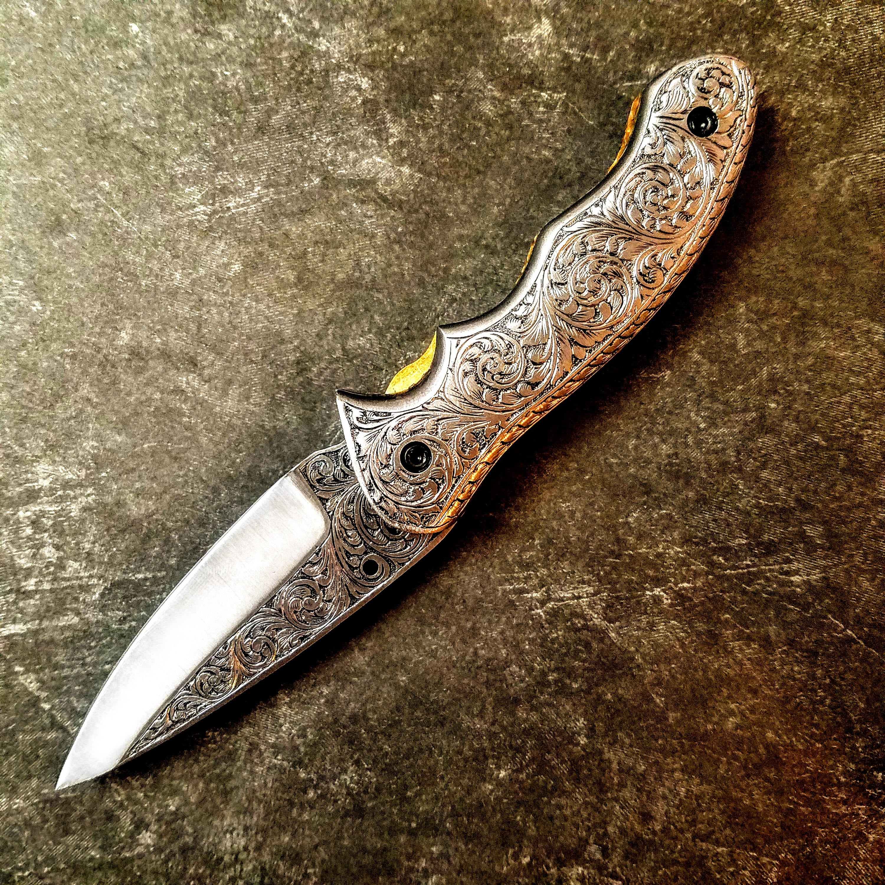 HTS-606 / 440C hand Engraved Folder / EXCEPTIONAL Art / Handcrafted / Hometown Knives / Metal Engraving / EDC / Folder / Pocket / Sharp - HomeTown Knives
