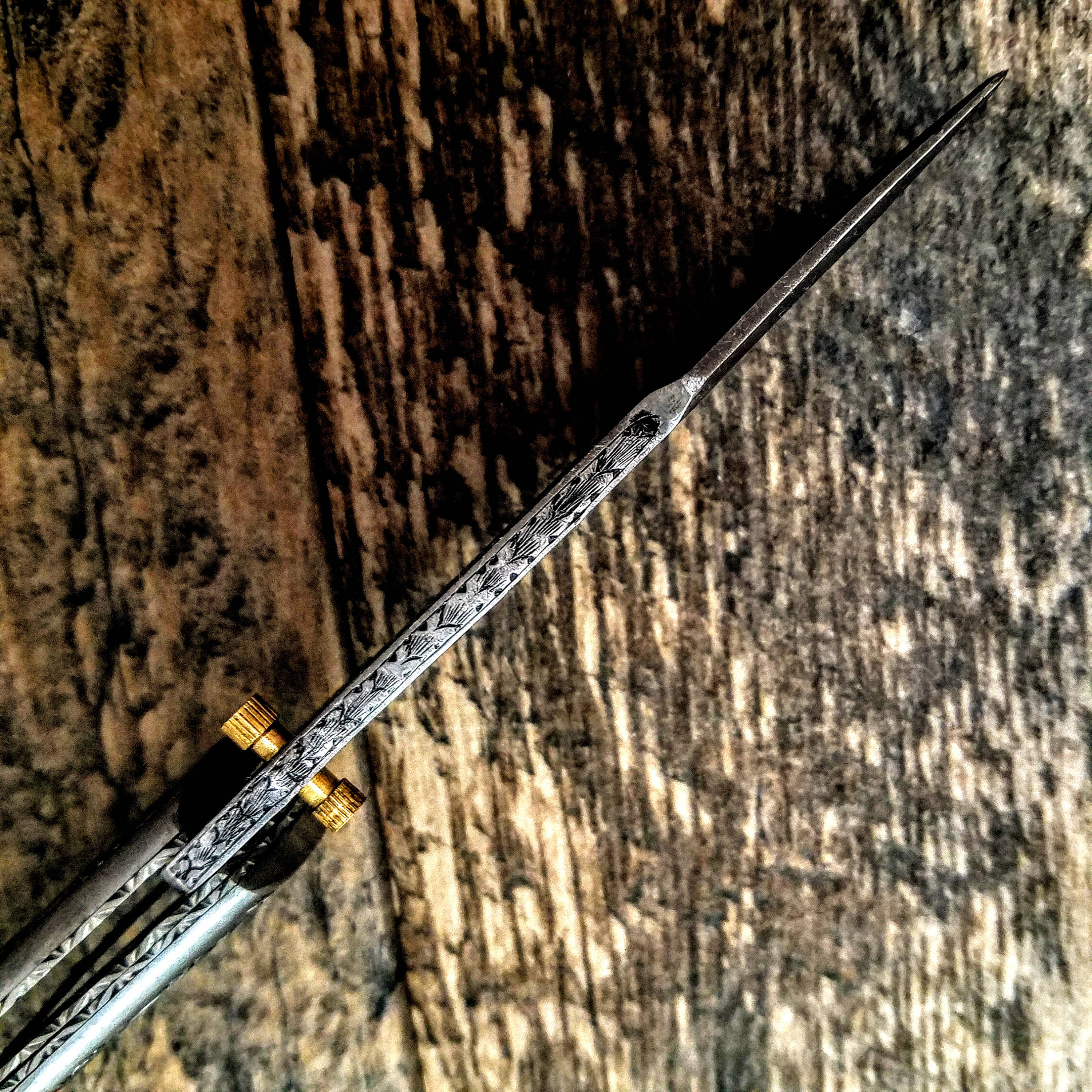 HTS-622 / 440C hand Engraved w/ Olive Folder / High End Art / RUST Free / Handcrafted / Hometown Knives / EXCLUSIVE