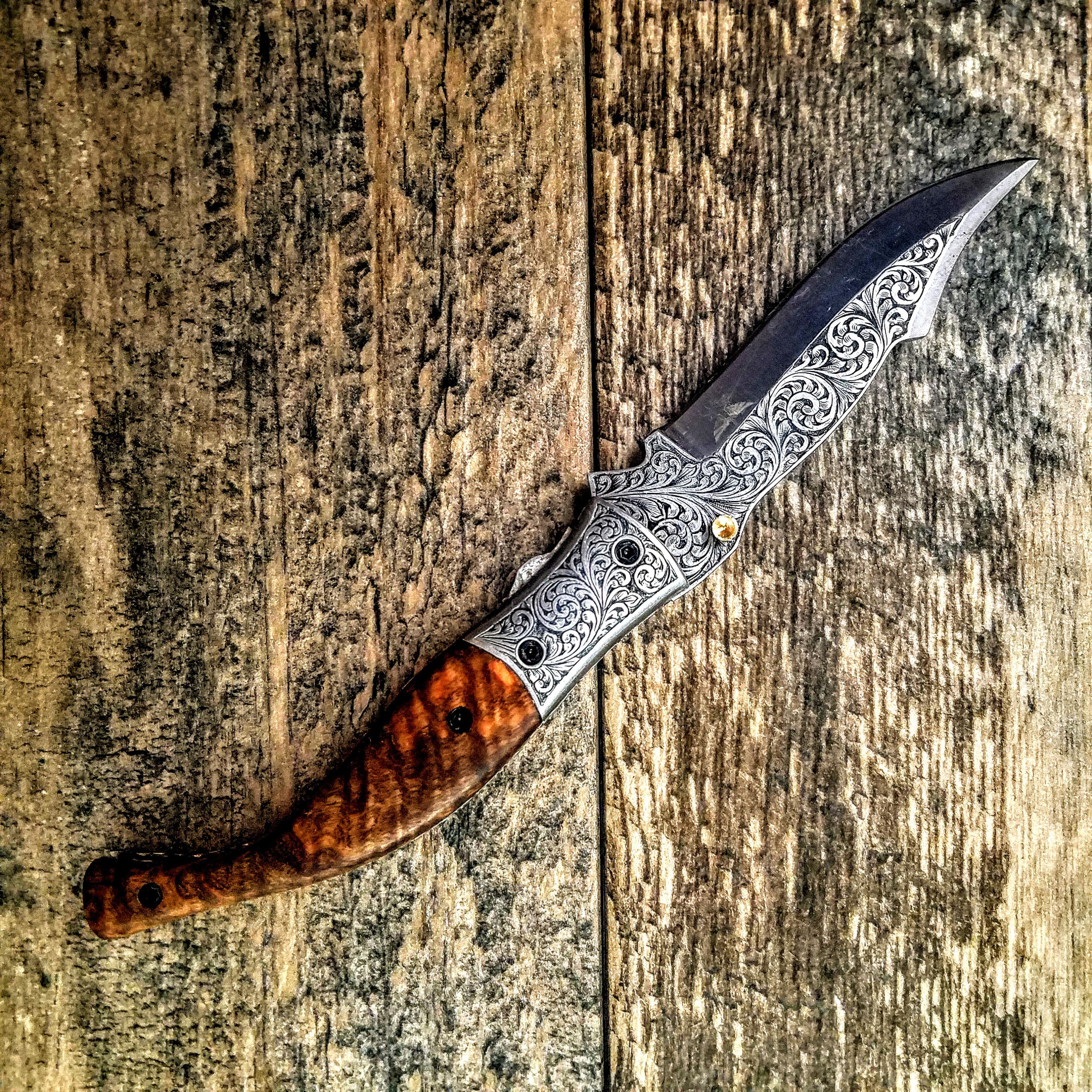 HTS-622 / 440C hand Engraved w/ Olive Folder / High End Art / RUST Free / Handcrafted / Hometown Knives / EXCLUSIVE