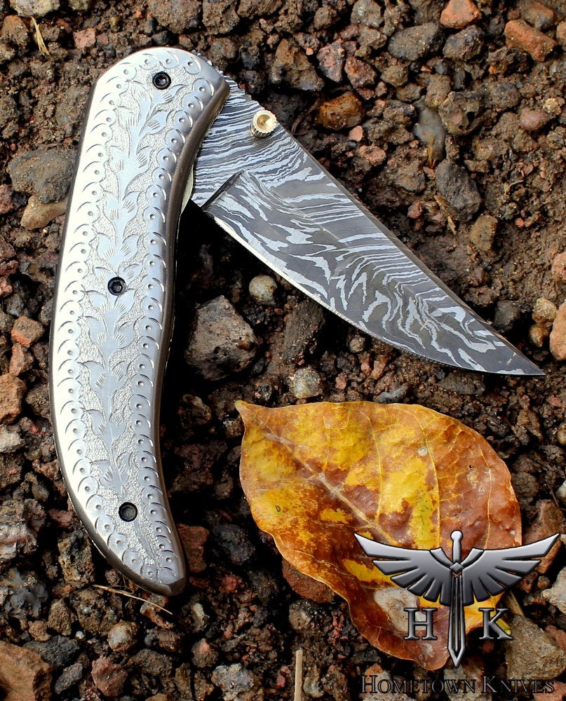 HTK7029  Damascus Knife Custom Handmade Liner Lock Pocket knife Folder / Stainless Steel engraved  Handle