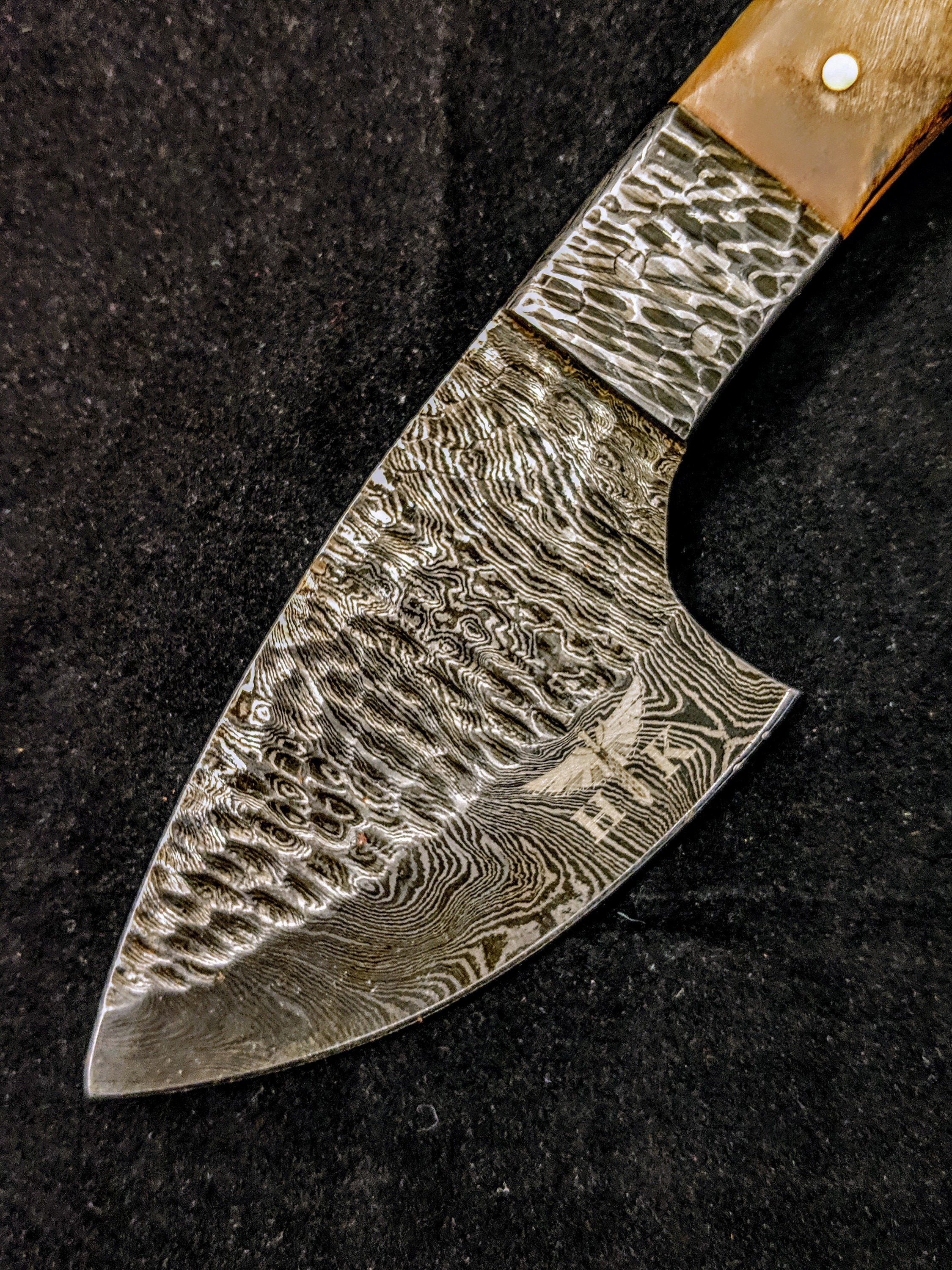 HTB-01  HANDFORGED Damascus Skinner Knife / Ram Horn Handle / One Elk Knife / Camping / Hunting Game - HomeTown Knives