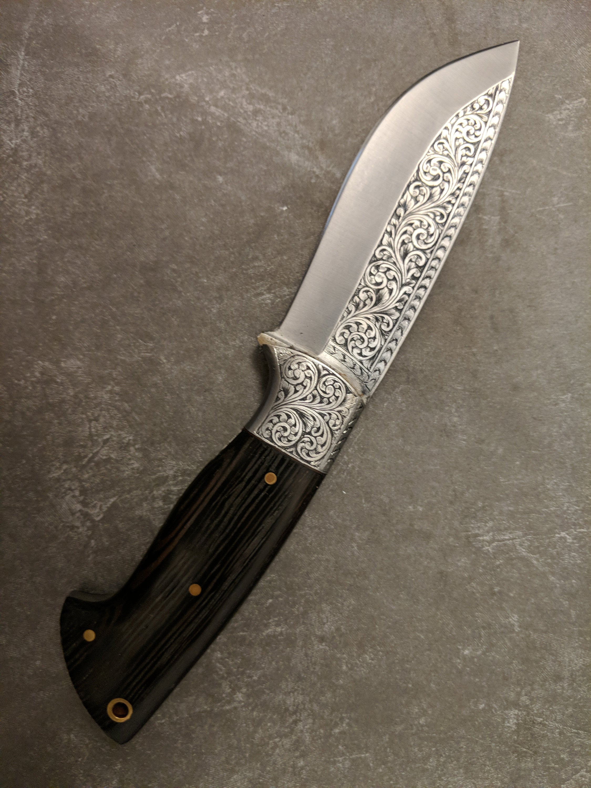 HTS-707 Knife/ Skinner / HAND ENGRAVED /  Hunting / Camping / Hand Made / Custom / Wenge Handle / 440C / High Hardness