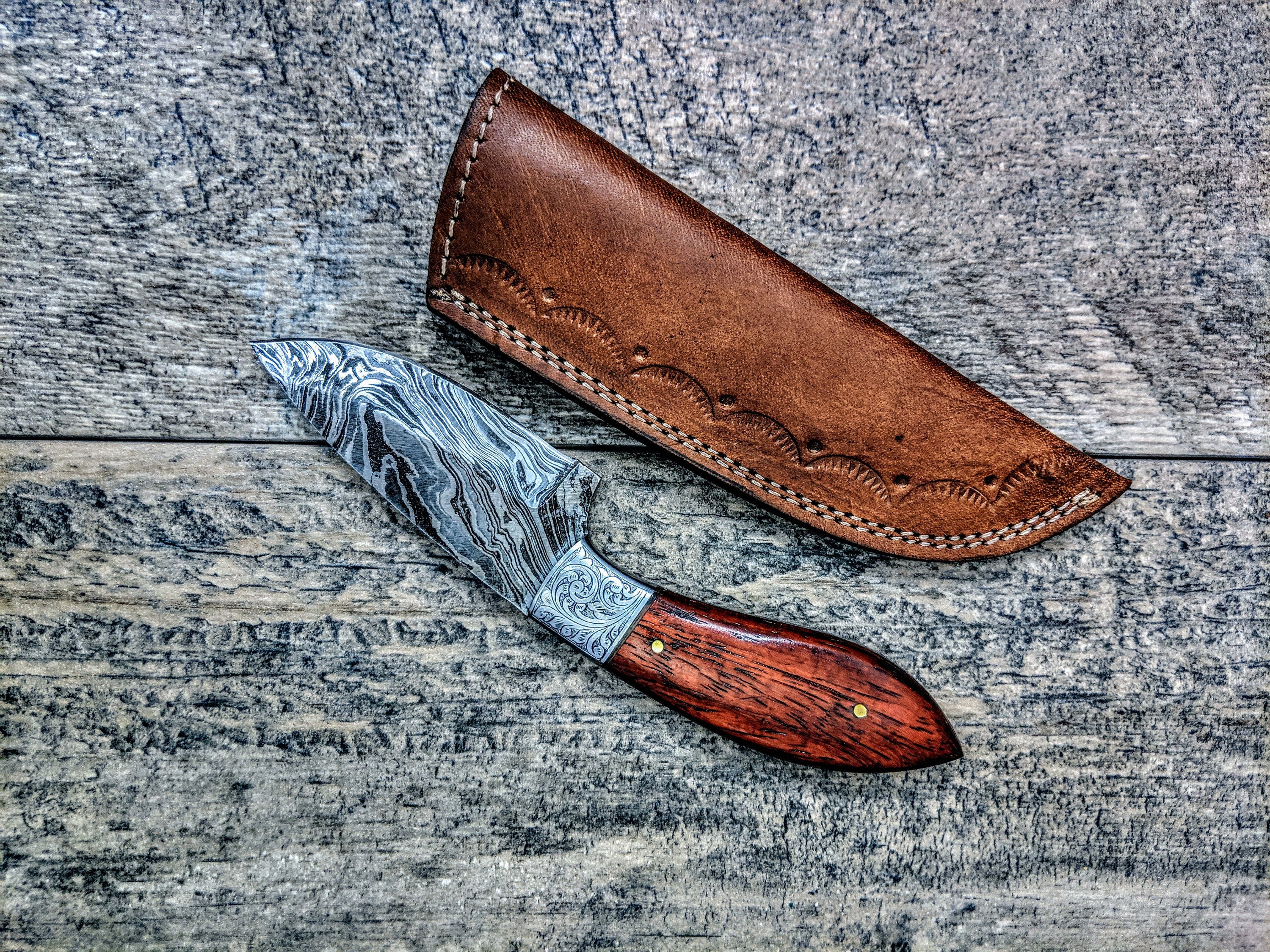 HTSE-14 / Damascus Skinner / HAND ENGRAVED Bolster / Exceptional Art / Hometown Knives / Metal Engraving