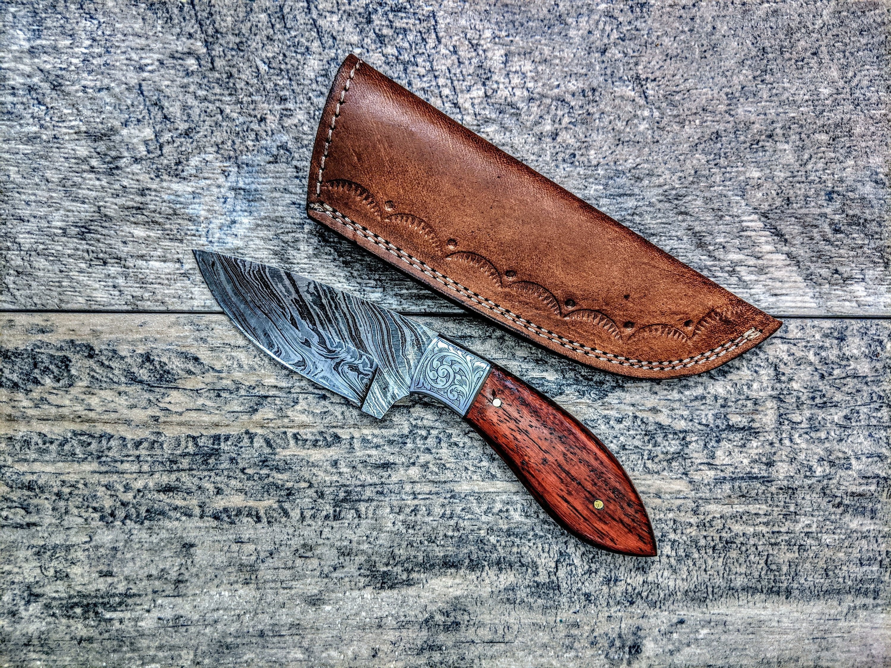 HTSE-14 / Damascus Skinner / HAND ENGRAVED Bolster / Exceptional Art / Hometown Knives / Metal Engraving