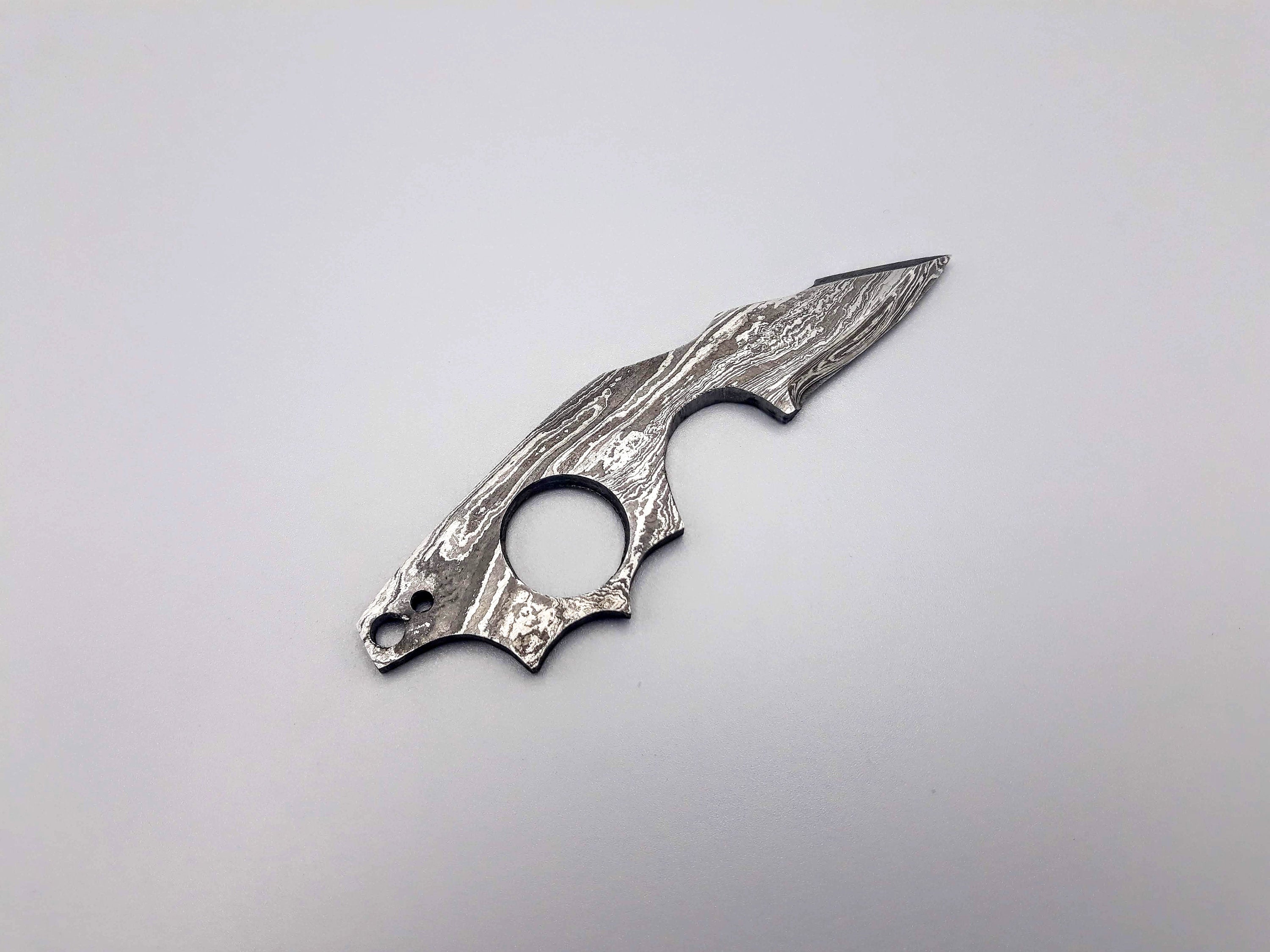 HTNK2 // Finger Hole Neck Knife Damascus // Pointed // Natural Ram Horn Handle // EDC // Camp // All purpose