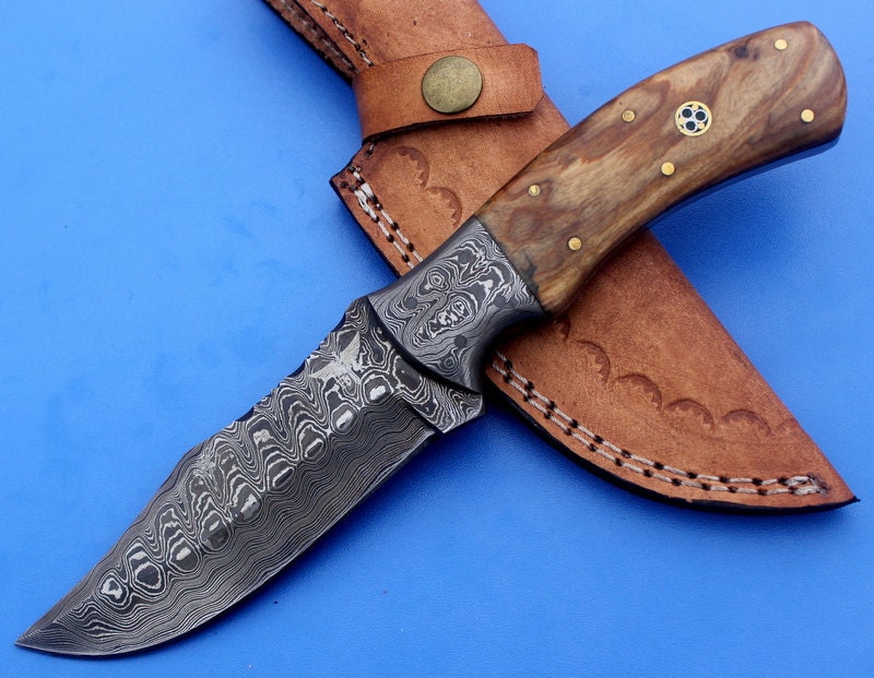HTK-34 custom handmade Damascus Skinner Knife / Rose Wood handle / Great quality