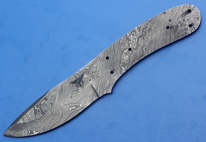 HTK-44  Damascus Knife custom handmade skiner blank blade / Great quality