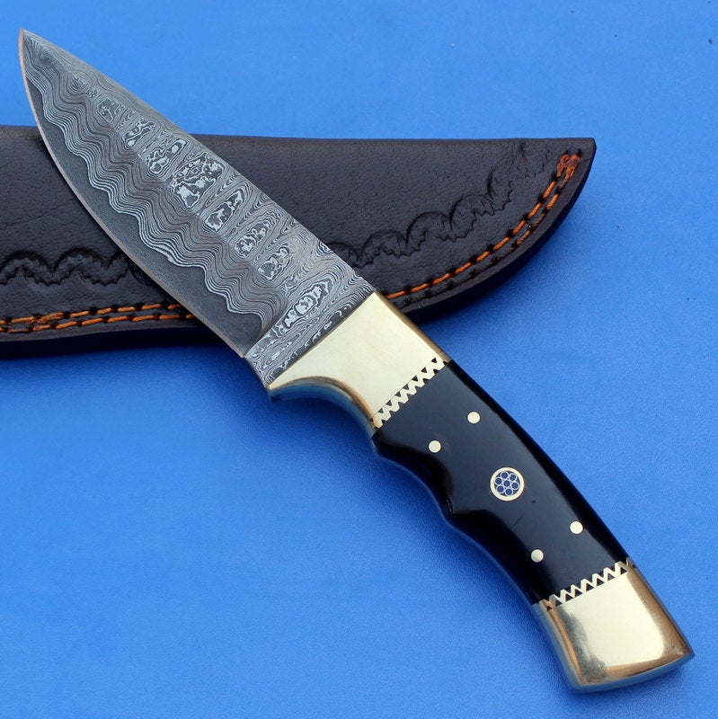 HT-9  Damascus Knife custom handmade Skinner / Buffalo Horn / Great quality - HomeTown Knives