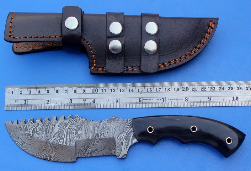 HT-13 Damascus knife / Tracker / Hand Made / Custom / Forged Damascus / Buffalo Horn handle