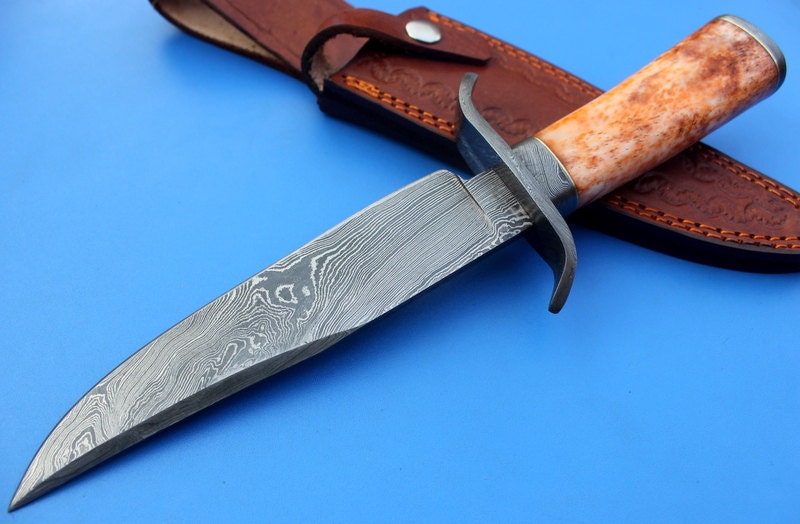 HTS-108  Damascus Knife custom handmade Bowie / Color Camel Bone Handle / Damascus Fittings