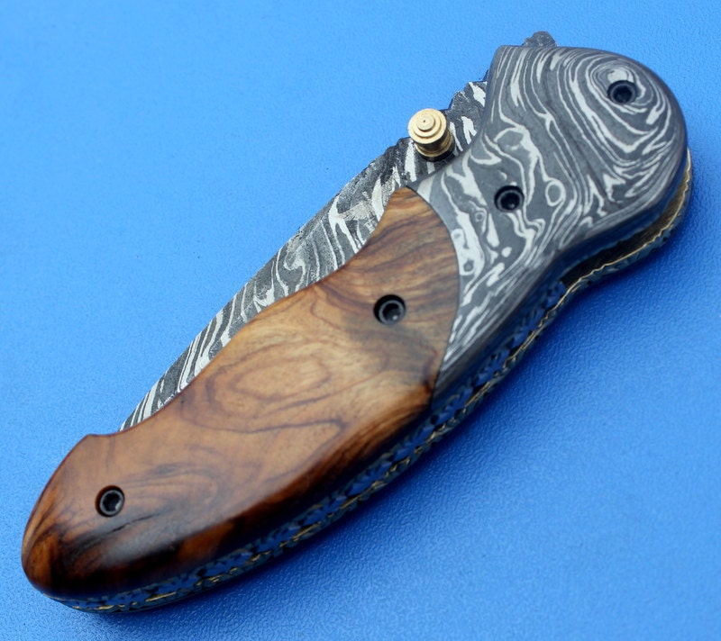 HTK-127 Damascus Folder / Hand Made / Custom / Olive Wood handle / Damascus steel bolster / Liner Lock - HomeTown Knives