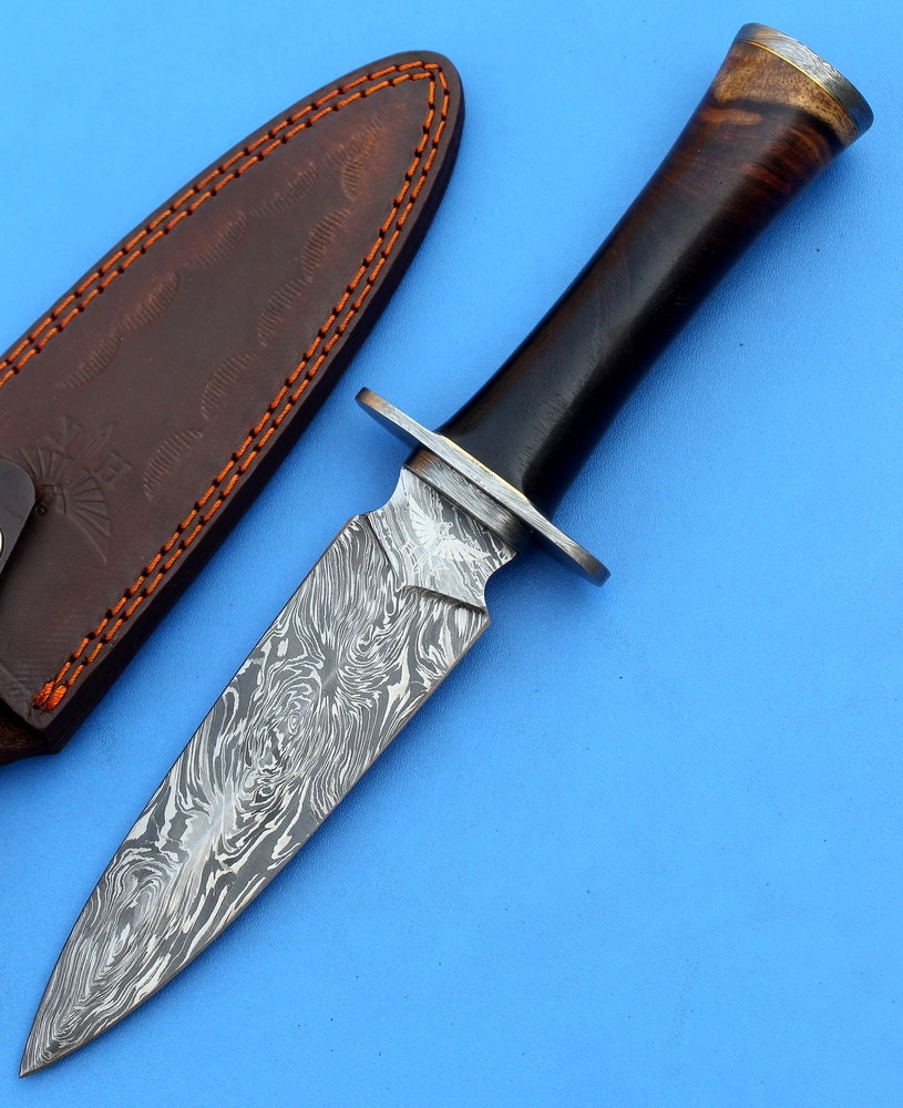 HT-46  Damascus Custom handmade Dagger / Rose wood handle / Damascus Fire Pattern / Full Hidden Tang / - HomeTown Knives