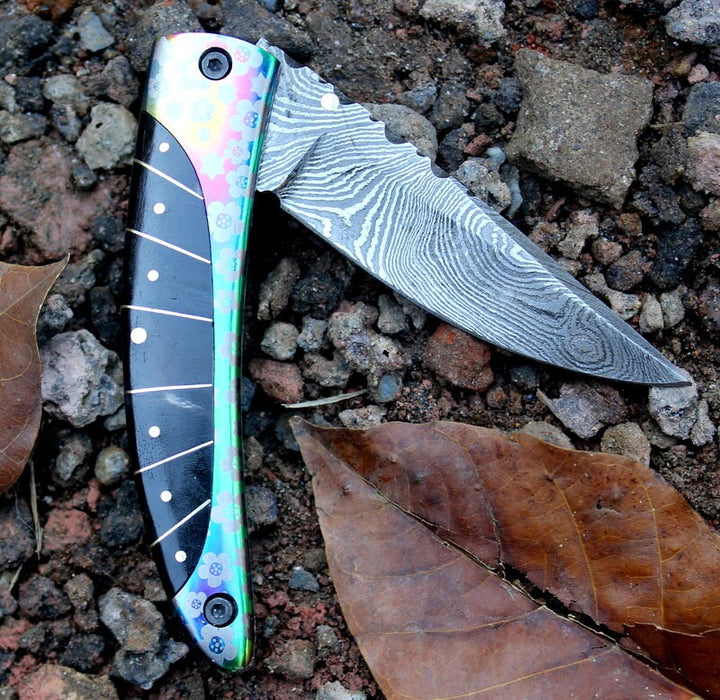 HTK-242 Damascus Knife custom handmade Folder / Buffalo Horn handle / Damascus bolsters